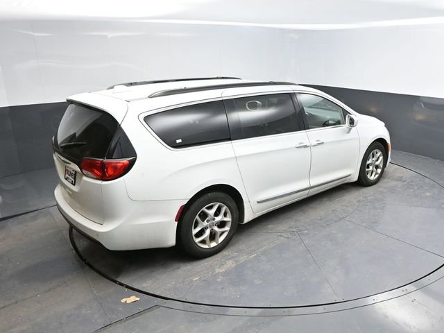 Used 2017 Chrysler Pacifica Touring-L w/ Tire & Wheel Group image 38