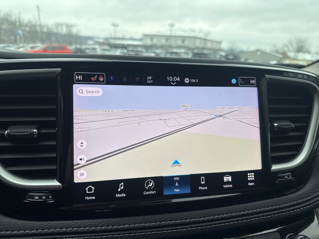 Used 2024 Chrysler Pacifica Select image 28