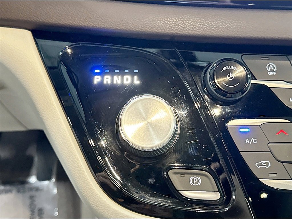 Used 2019 Chrysler Pacifica Touring-L Plus image 15