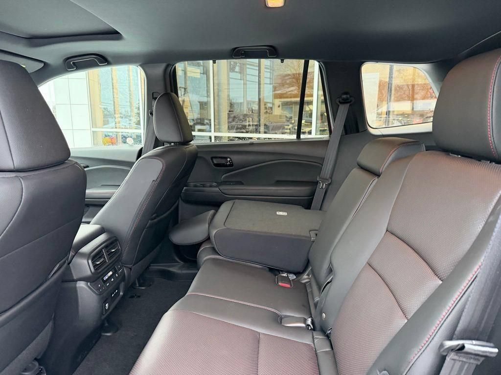 Used 2024 Honda Passport Black Edition image 9