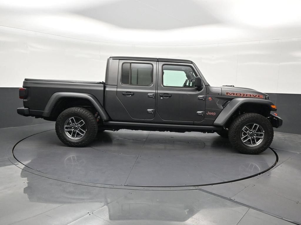 Used 2025 Jeep Gladiator Mojave w/ Convenience Group AWD/4WD image 7