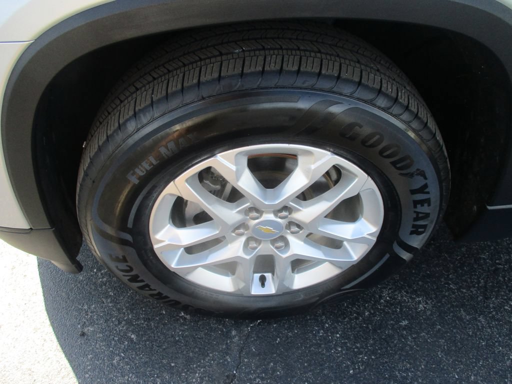 Certified 2020 Chevrolet Traverse LS w/ LPO, Floor Liner Package FWD image 14