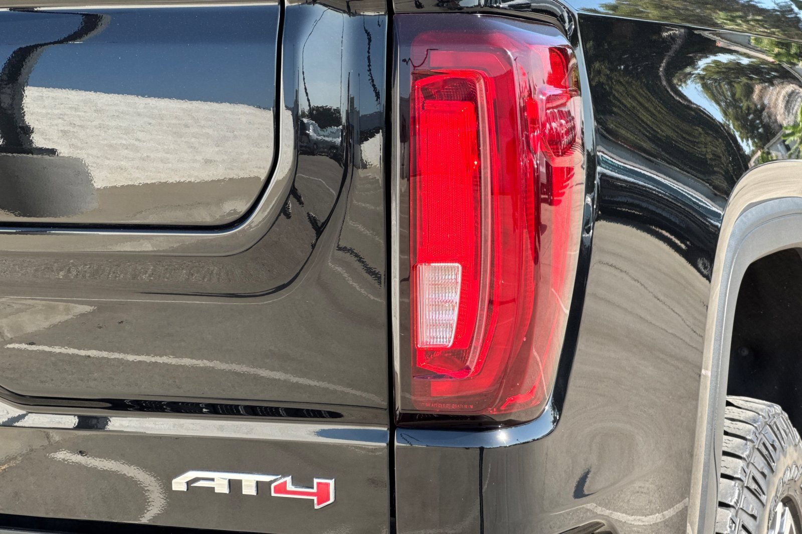 Certified 2023 GMC Sierra 1500 AT4 w/ AT4 Preferred Package AWD/4WD image 37