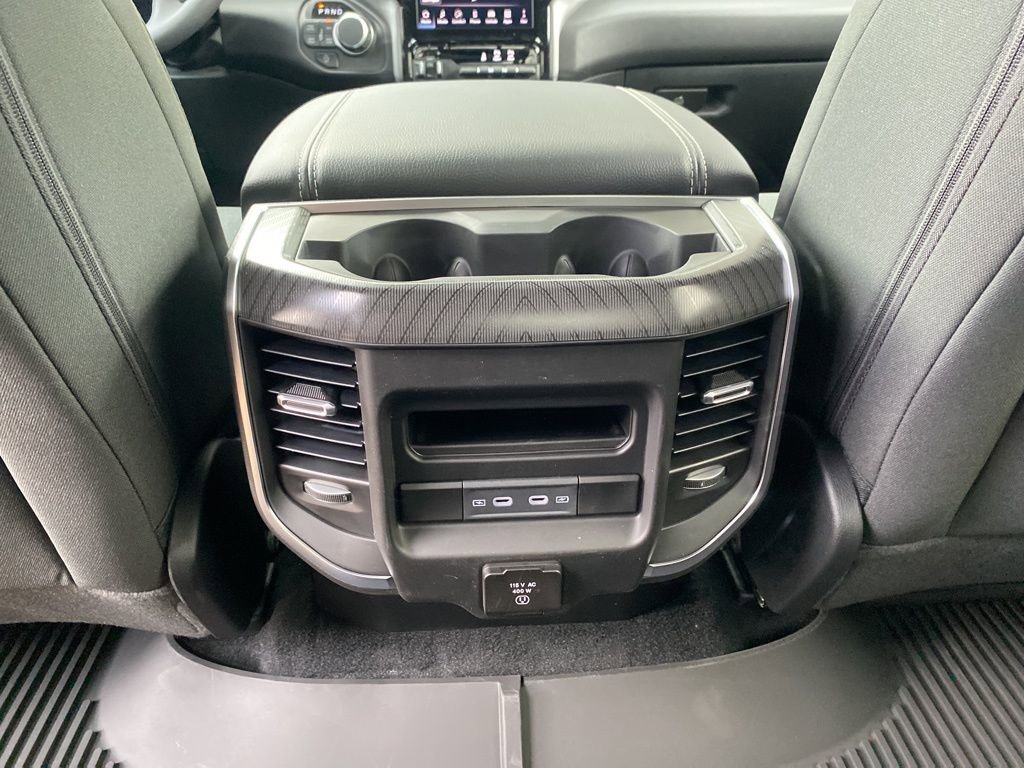 New 2026 RAM 1500 4x4 Crew Cab image 18
