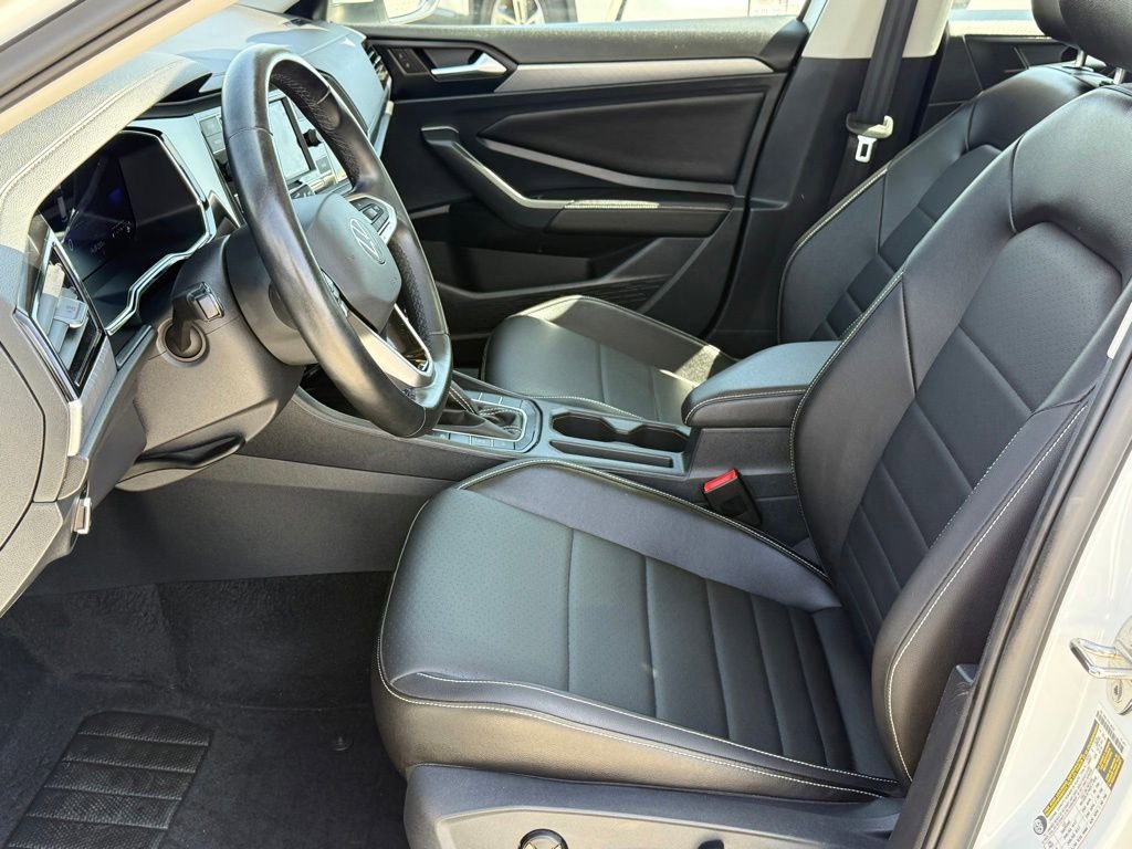 Used 2023 Volkswagen Jetta SE w/ Panoramic Sunroof Package FWD image 13