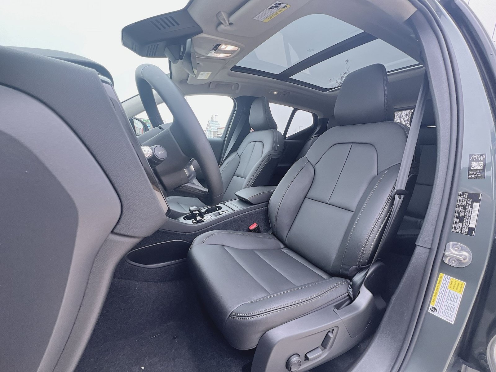 New 2026 Volvo XC40 B5 Core AWD/4WD image 13