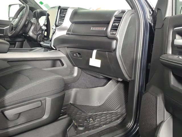 New 2026 RAM 3500 Big Horn AWD/4WD image 28