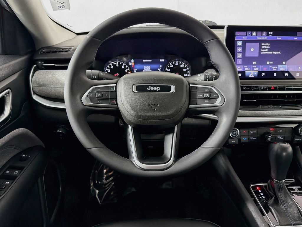 Used 2022 Jeep Compass Latitude FWD image 11