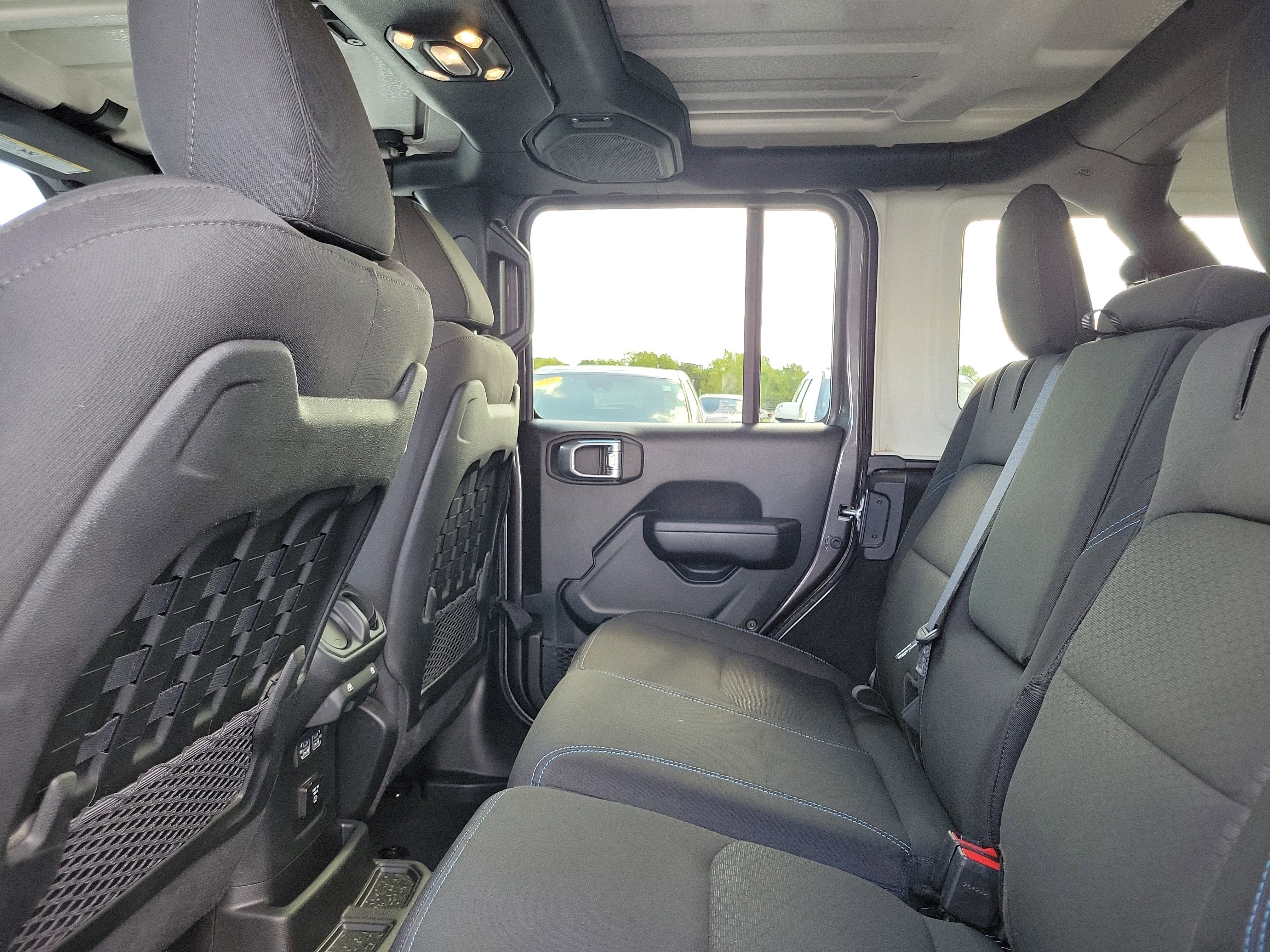 Used 2022 Jeep Wrangler Unlimited Rubicon image 11