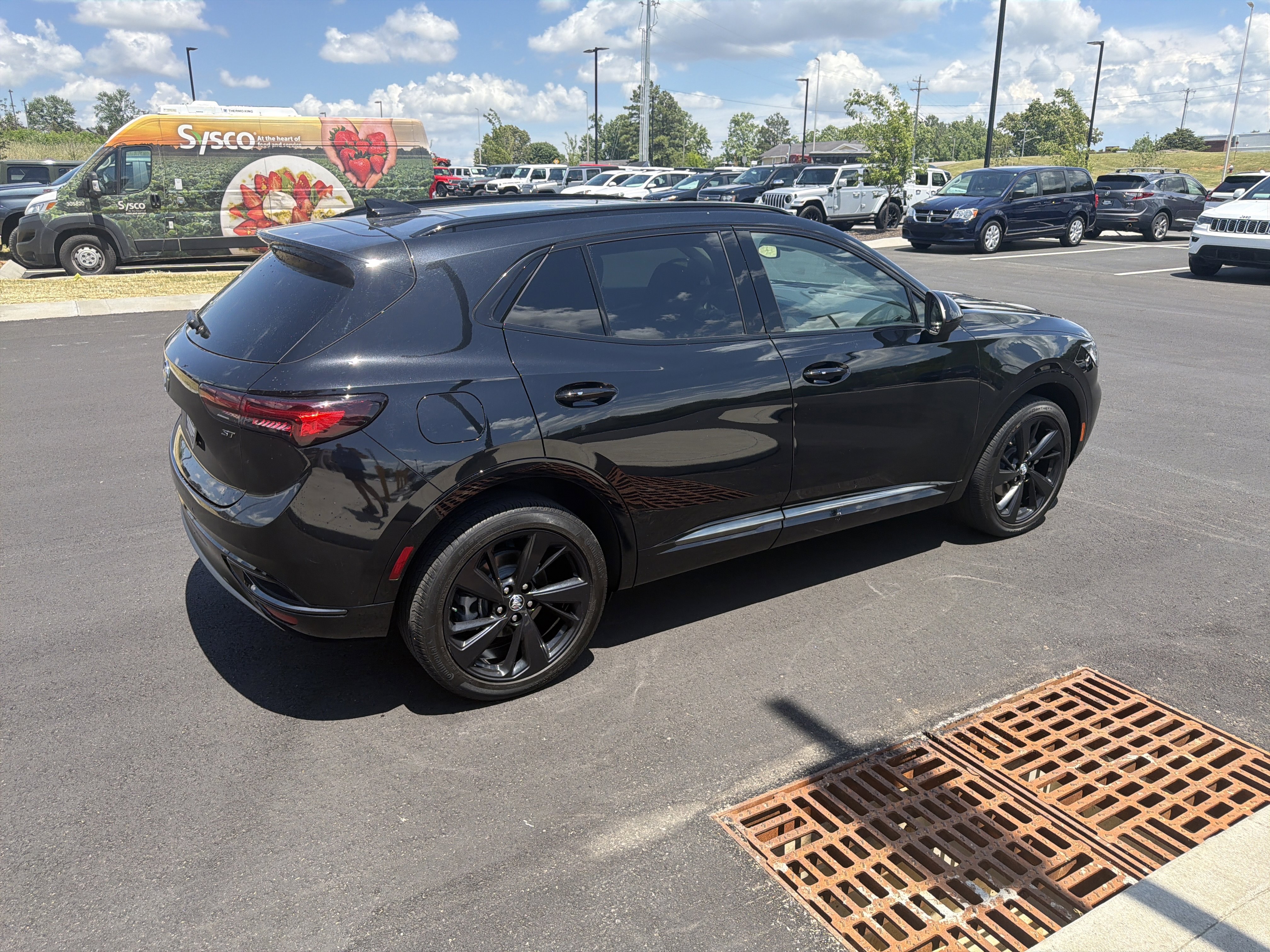 Used 2023 Buick Envision Essence w/ Sport Touring Package AWD/4WD image 13