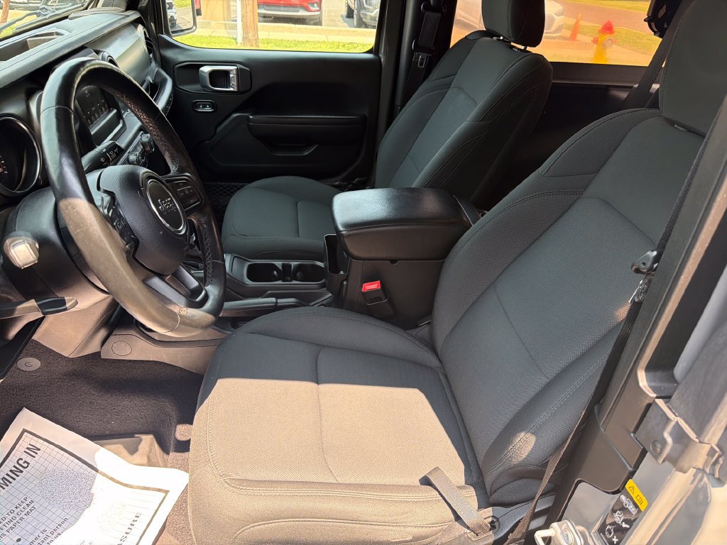 Used 2021 Jeep Wrangler Sport AWD/4WD image 14