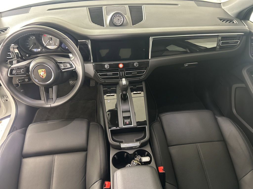 Certified 2025 Porsche Macan image 21