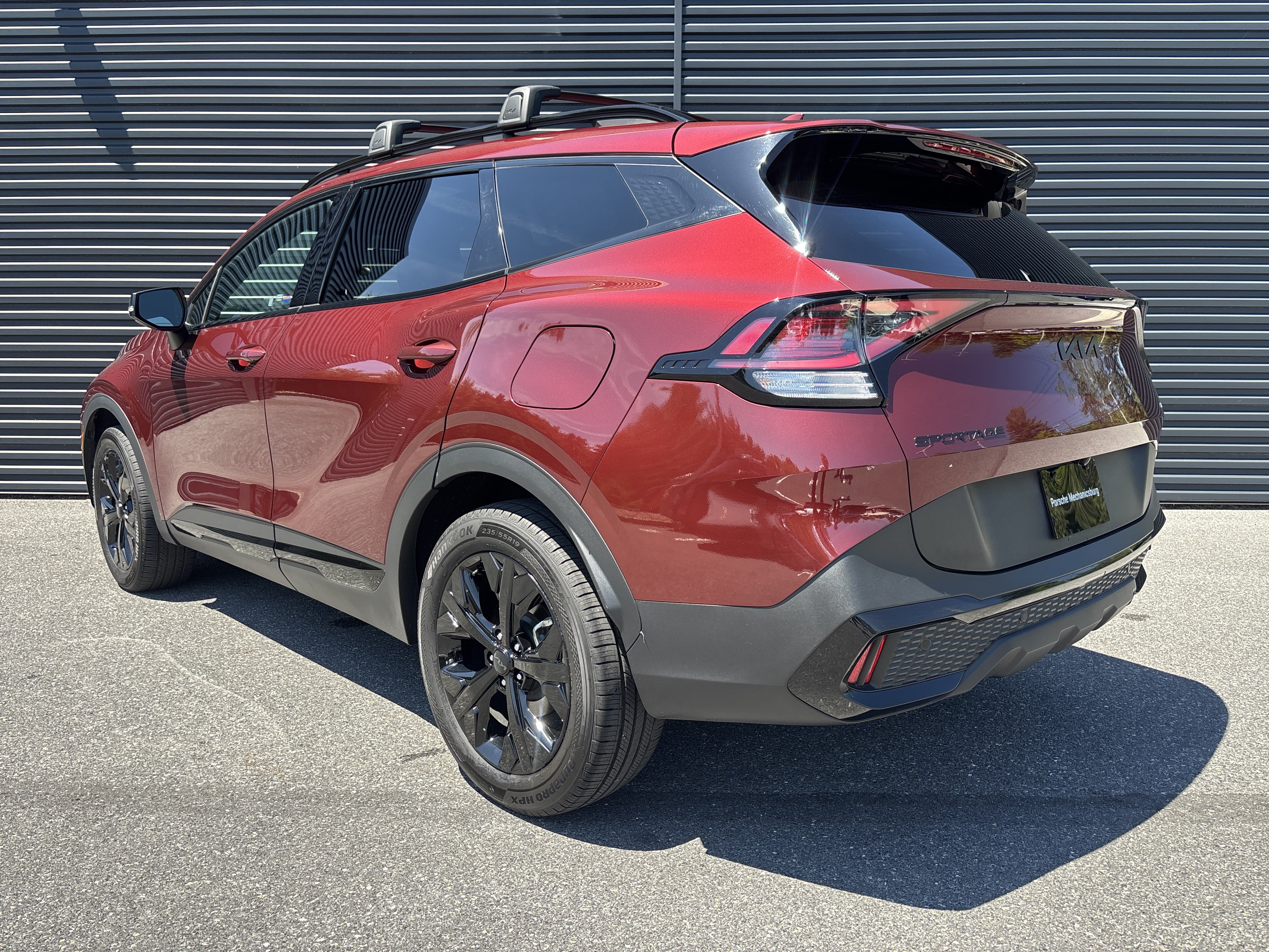 Used 2025 Kia Sportage X-Line AWD/4WD image 3