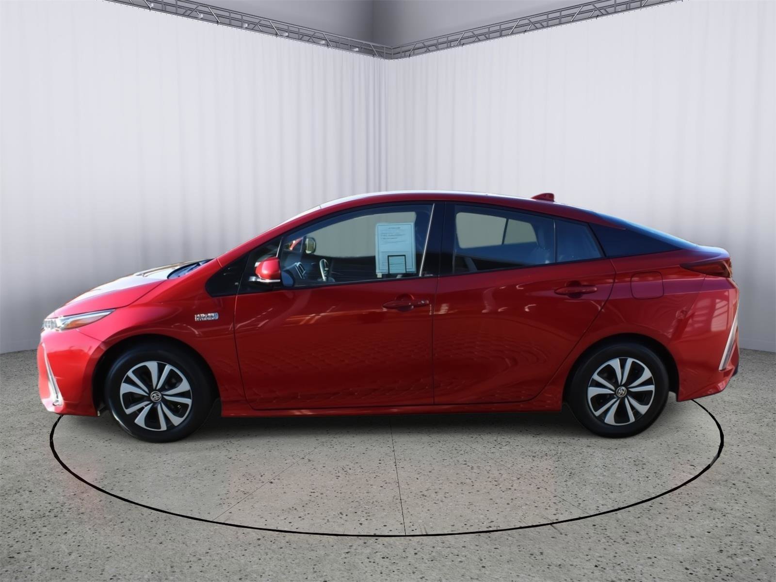 Used 2018 Toyota Prius Prime Plus image 5