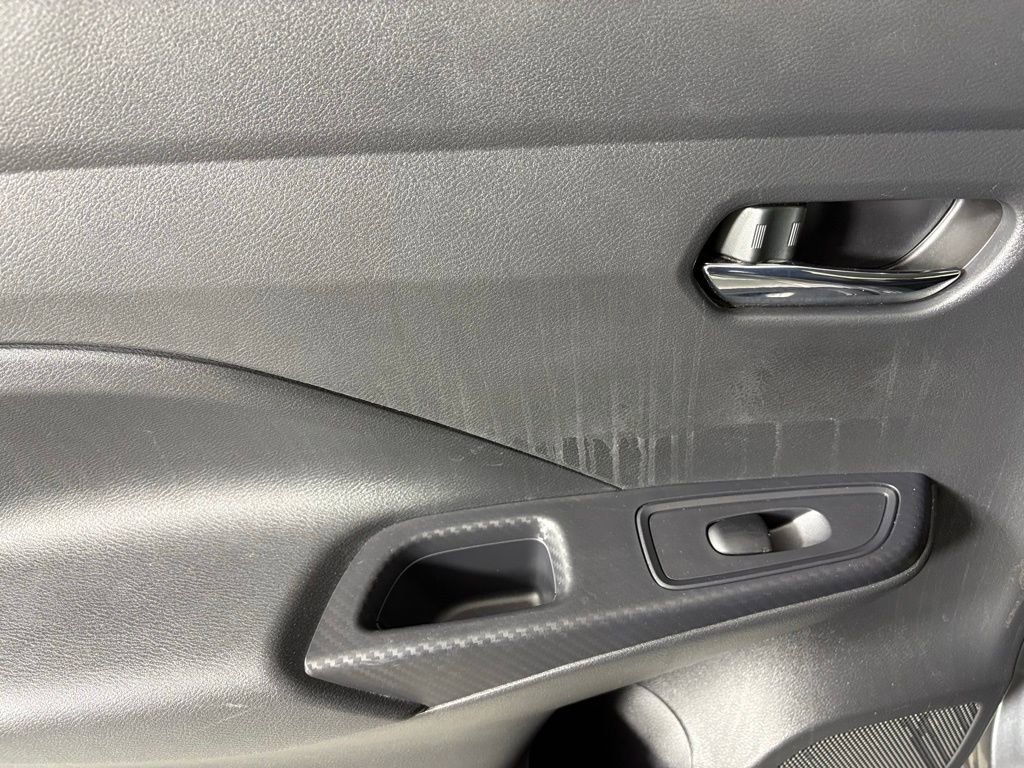 Used 2023 Nissan Versa SV image 32