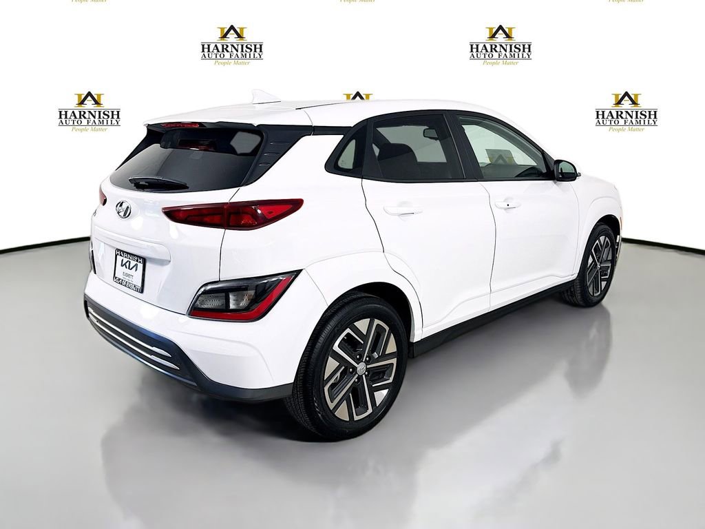 Used 2023 Hyundai Kona SE w/ Cargo Package FWD image 7