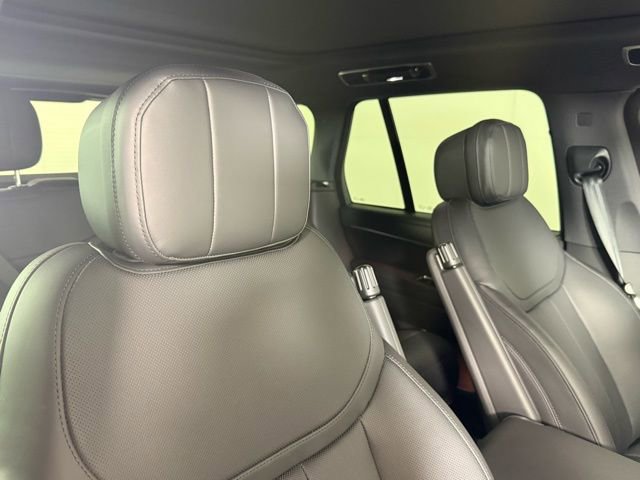 New 2025 Land Rover Range Rover SE image 30