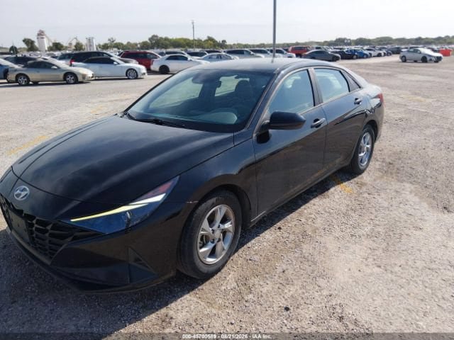 Used 2021 Hyundai Elantra SE FWD image 10