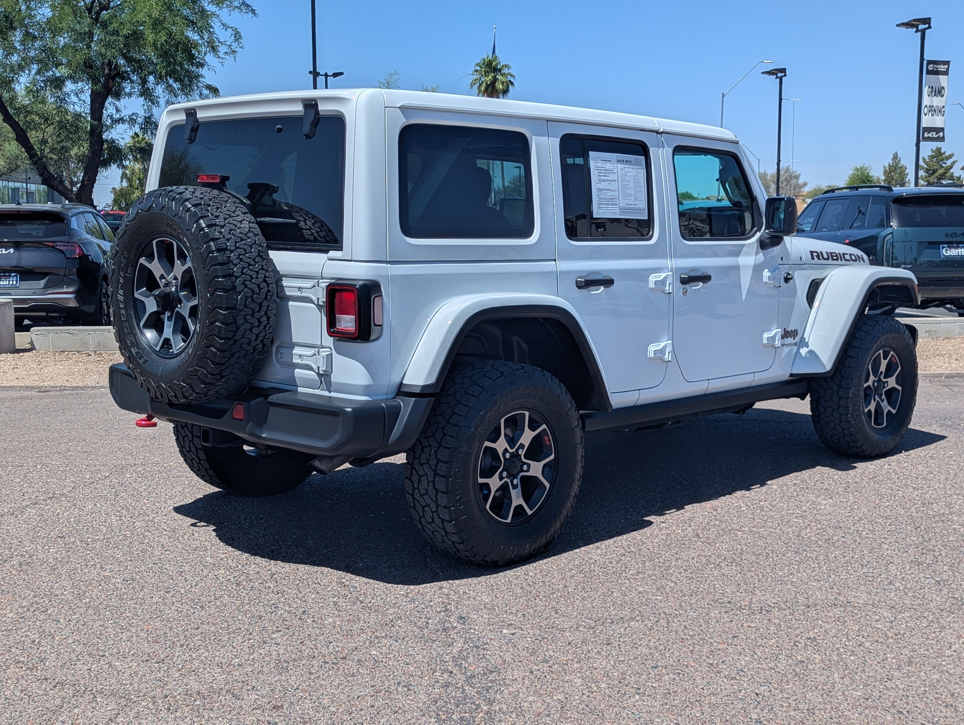 Used 2018 Jeep Wrangler Unlimited Rubicon AWD/4WD image 3