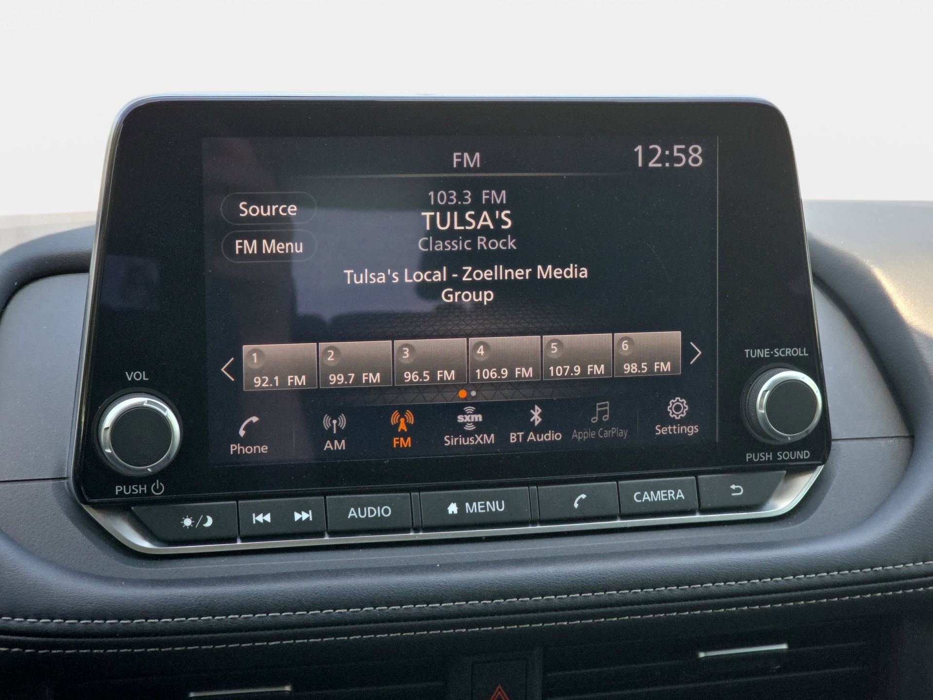 Used 2025 Nissan Rogue SV FWD image 21