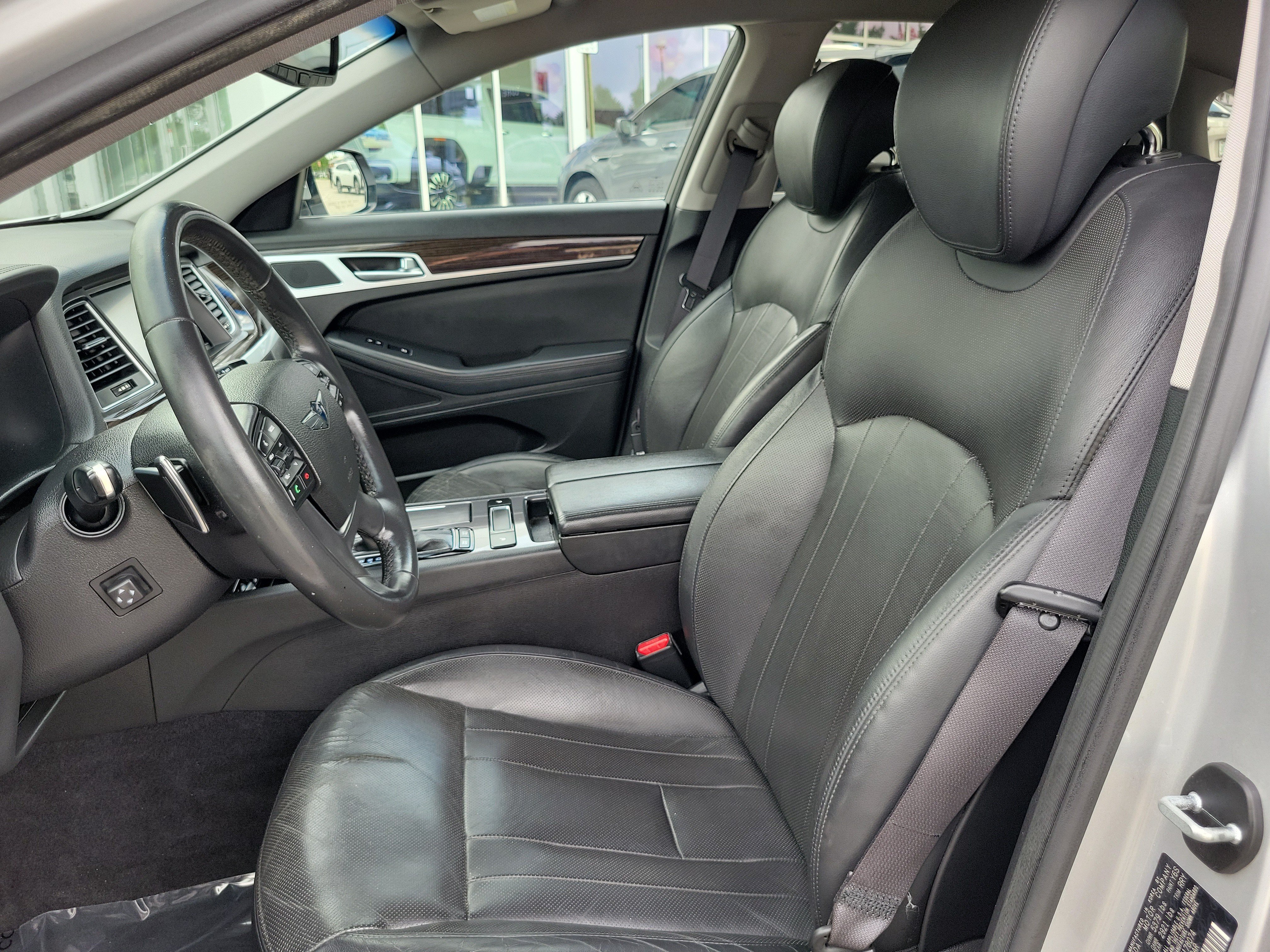 Used 2017 Genesis G80 3.8 RWD image 12
