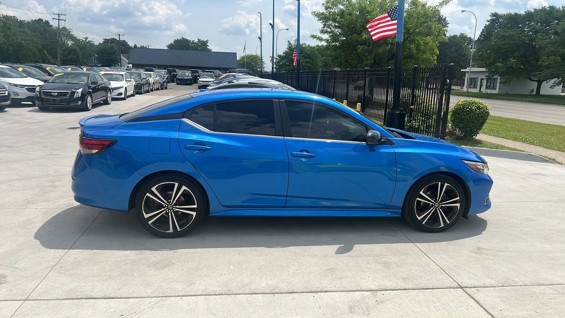 Used 2021 Nissan Sentra SR w/ Trunk Package image 4