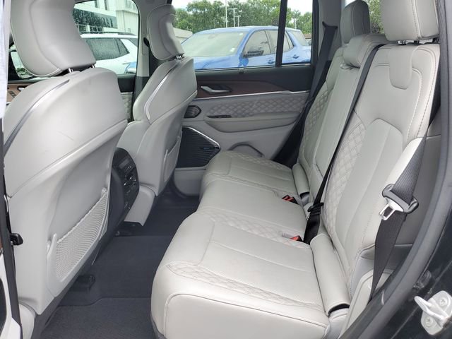 Used 2022 Jeep Grand Cherokee Summit w/ Luxury Tech Group V AWD/4WD image 11
