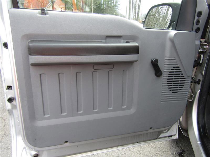 Used 2011 Ford F250 XL image 9