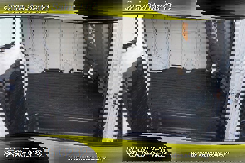 Used 2010 Chevrolet Express 1500 image 28