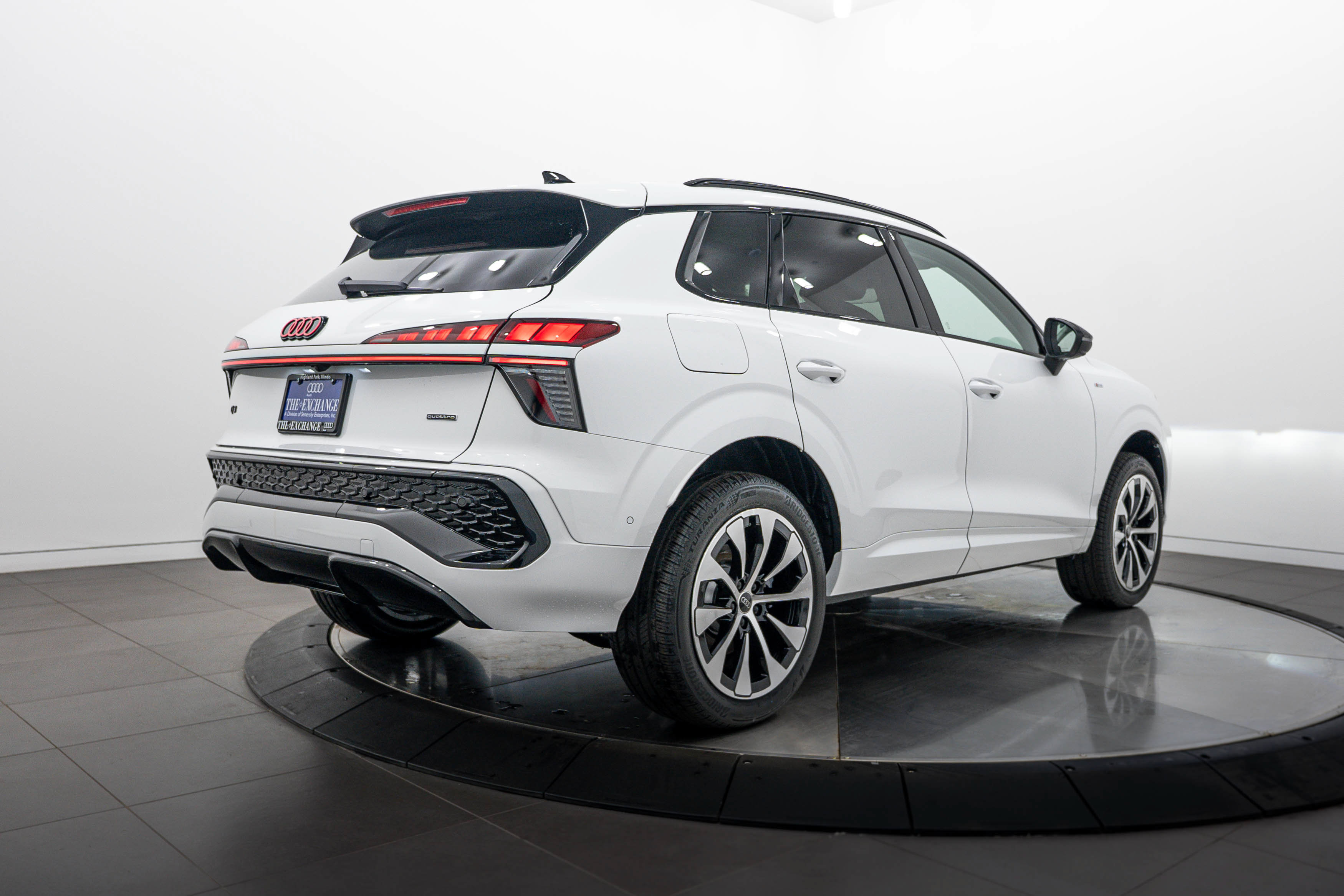 New 2026 Audi Q3 quattro 2.0T AWD/4WD image 4