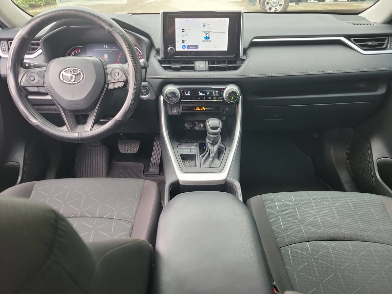 Used 2024 Toyota RAV4 XLE w/ Convenience Package FWD image 13