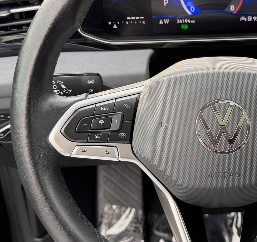 Used 2025 Volkswagen Jetta SE FWD image 41