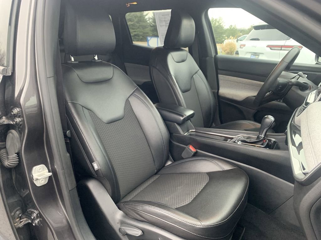 Used 2024 Jeep Compass Latitude image 24