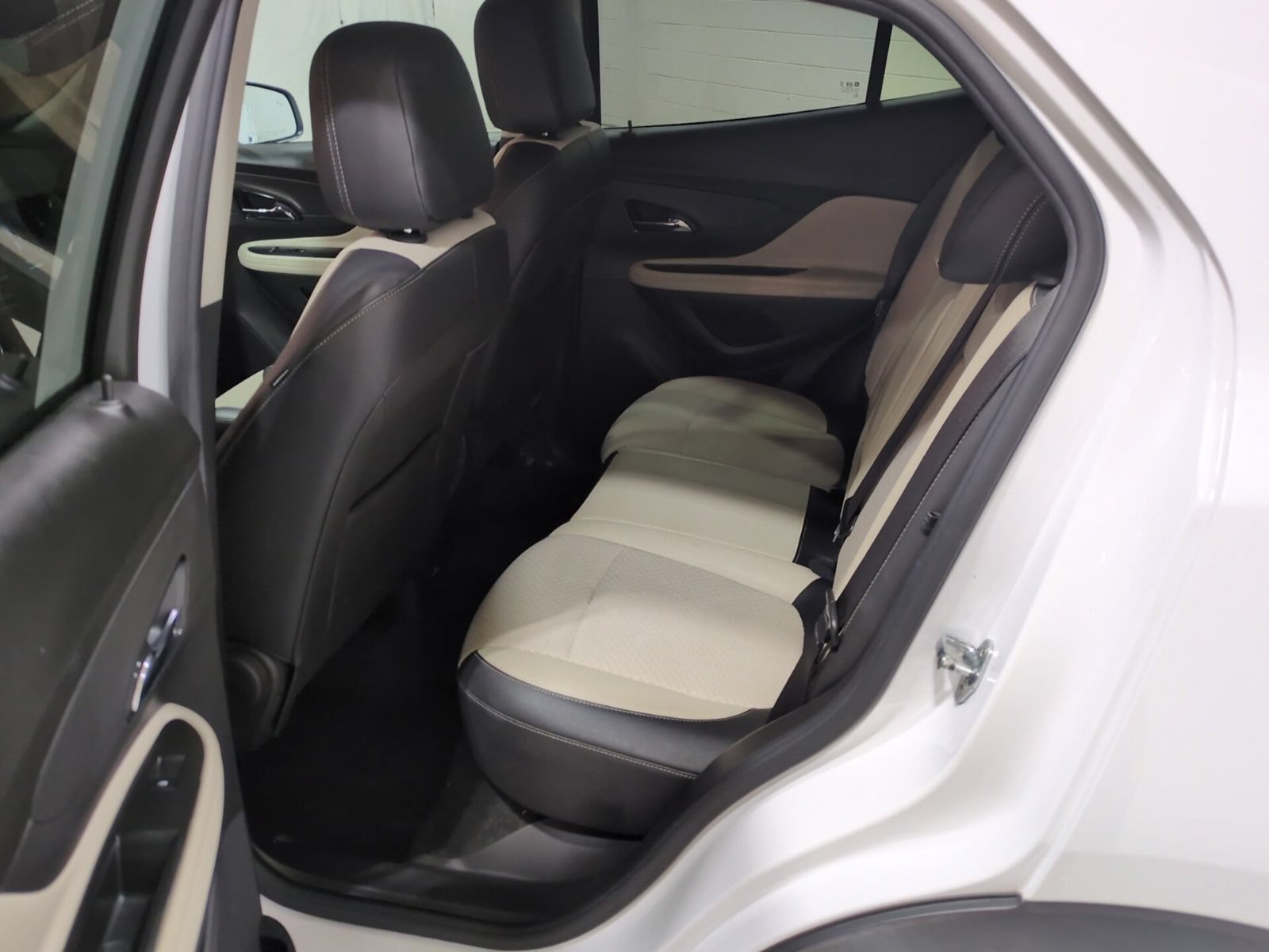 Used 2021 Buick Encore Preferred w/ Safety Package II FWD image 13
