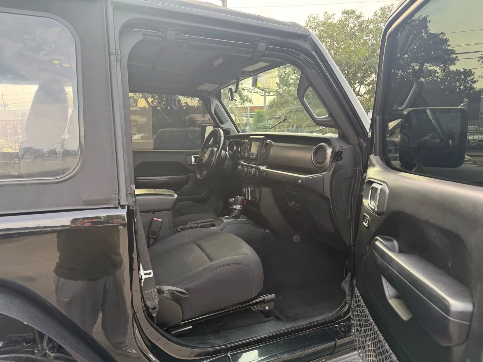 Used 2019 Jeep Wrangler Sport image 10