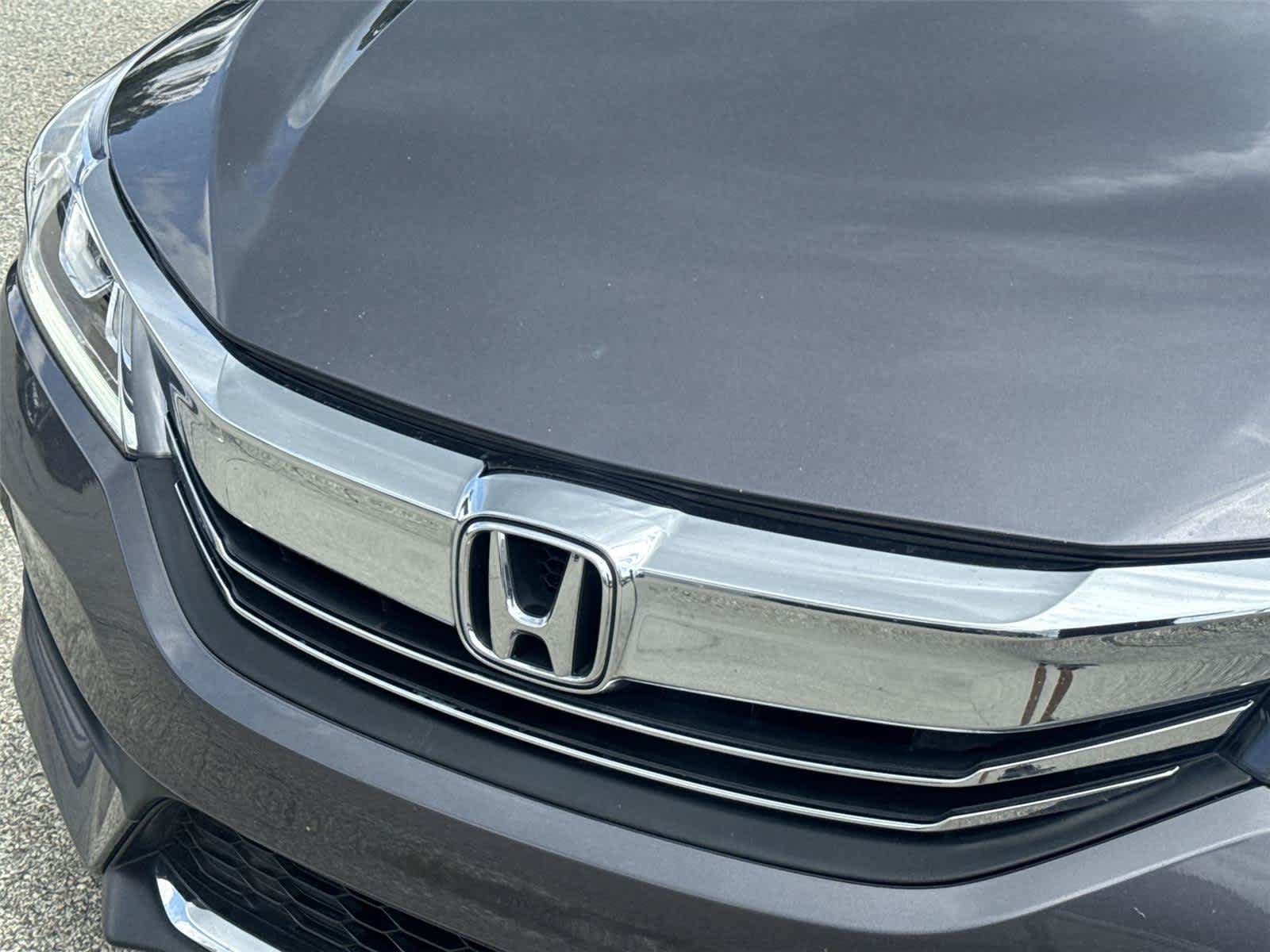 Used 2016 Honda Accord EX-L image 11