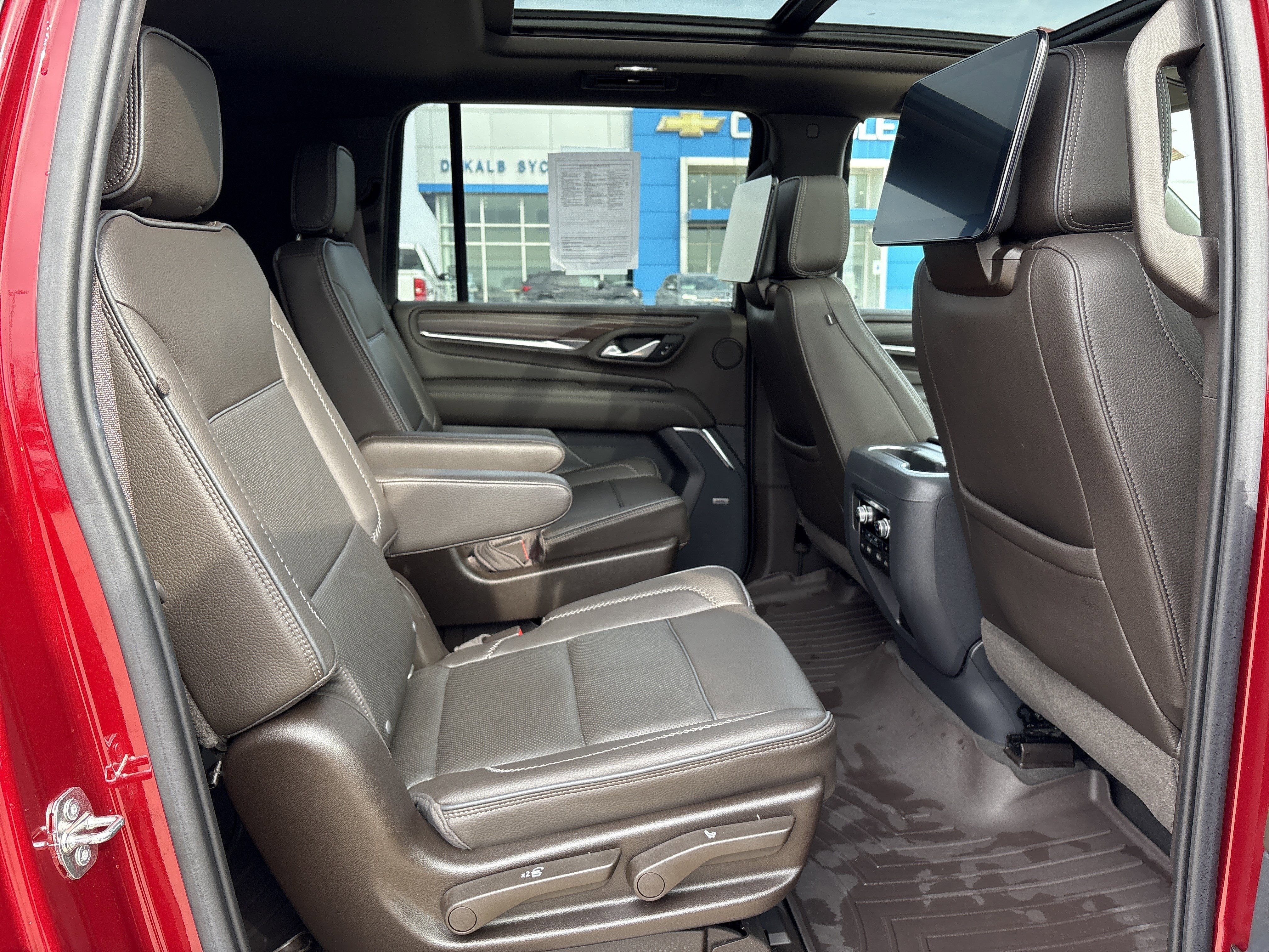 Used 2021 GMC Yukon XL Denali image 24