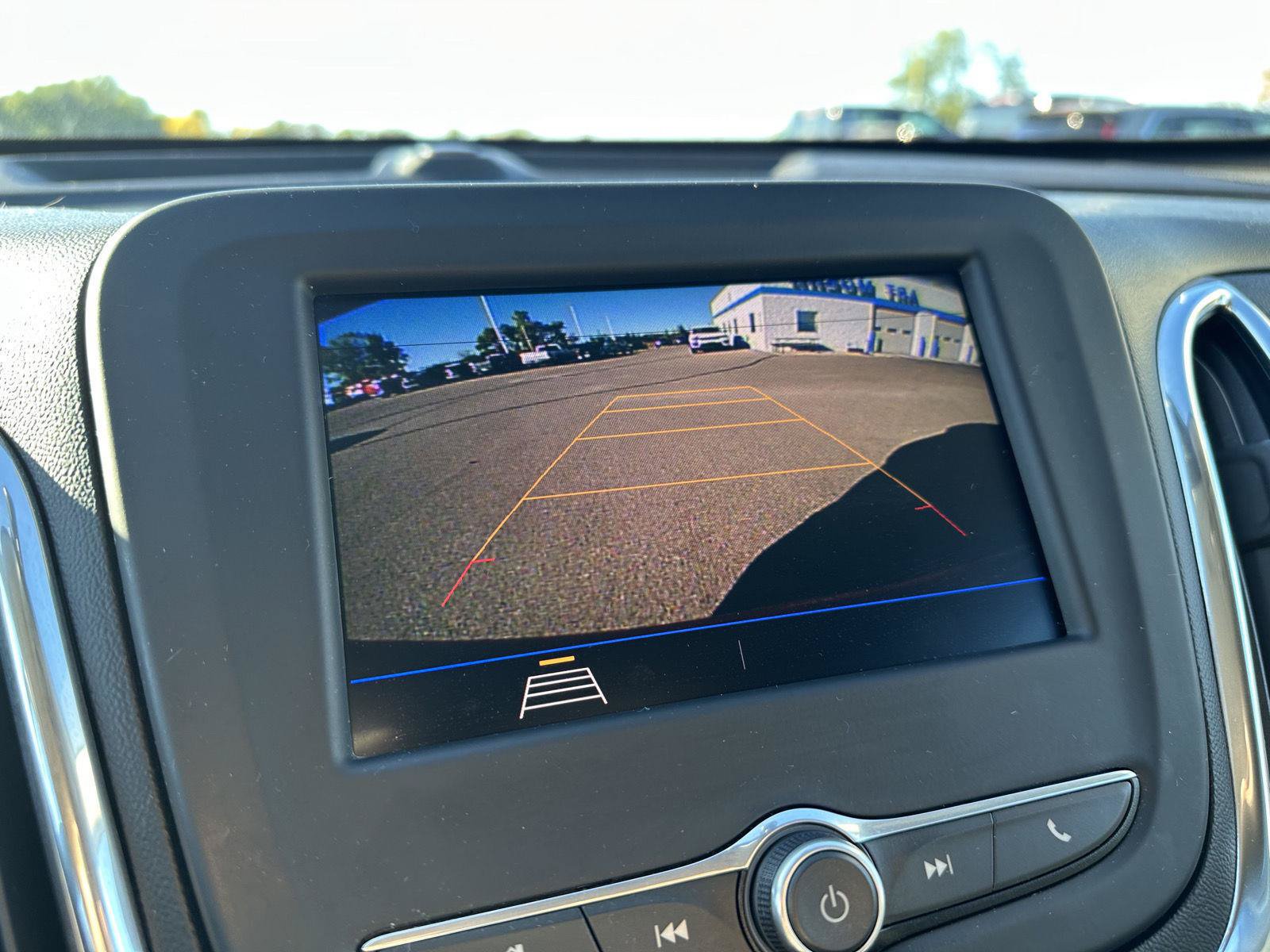 Used 2020 Chevrolet Equinox LT FWD image 28