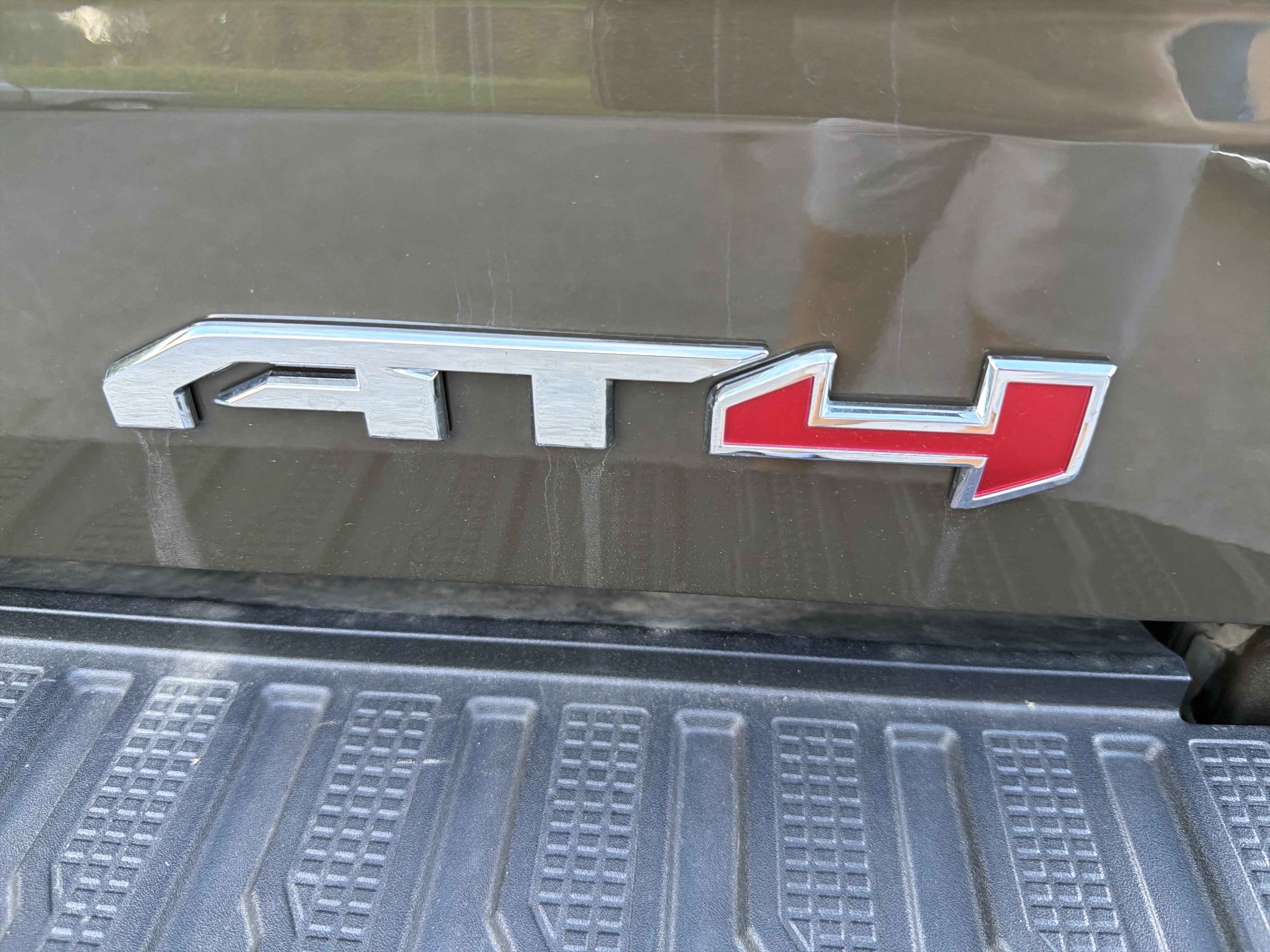 Used 2024 GMC Sierra 1500 AT4 w/ Technology Package AWD/4WD image 13
