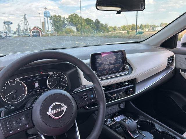 Used 2023 Nissan Rogue SV image 22