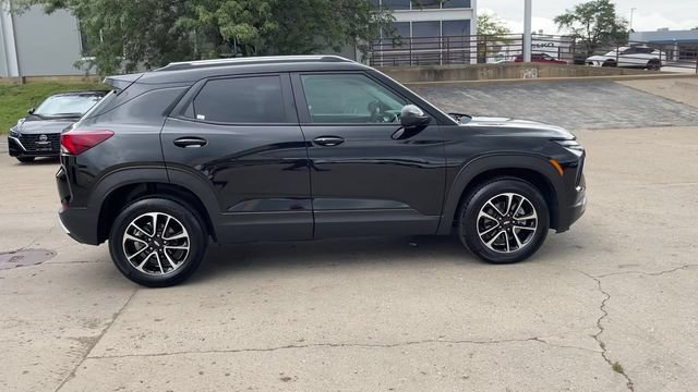 Used 2026 Chevrolet TrailBlazer LT w/ Convenience Package AWD/4WD image 9