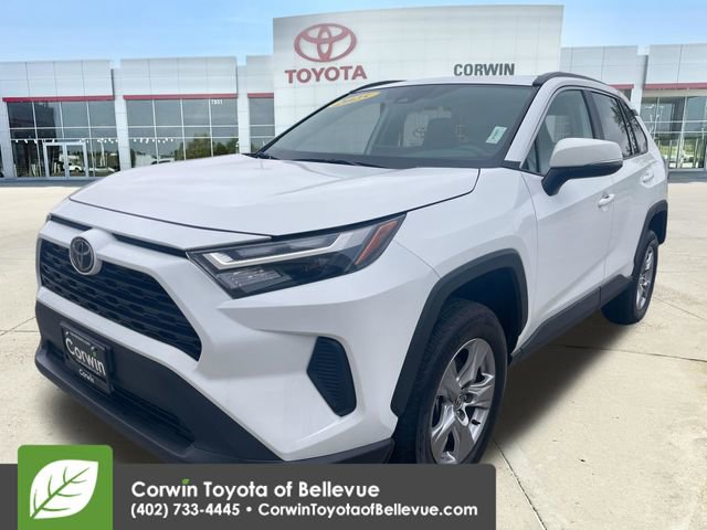 Used 2025 Toyota RAV4 XLE AWD/4WD image 7