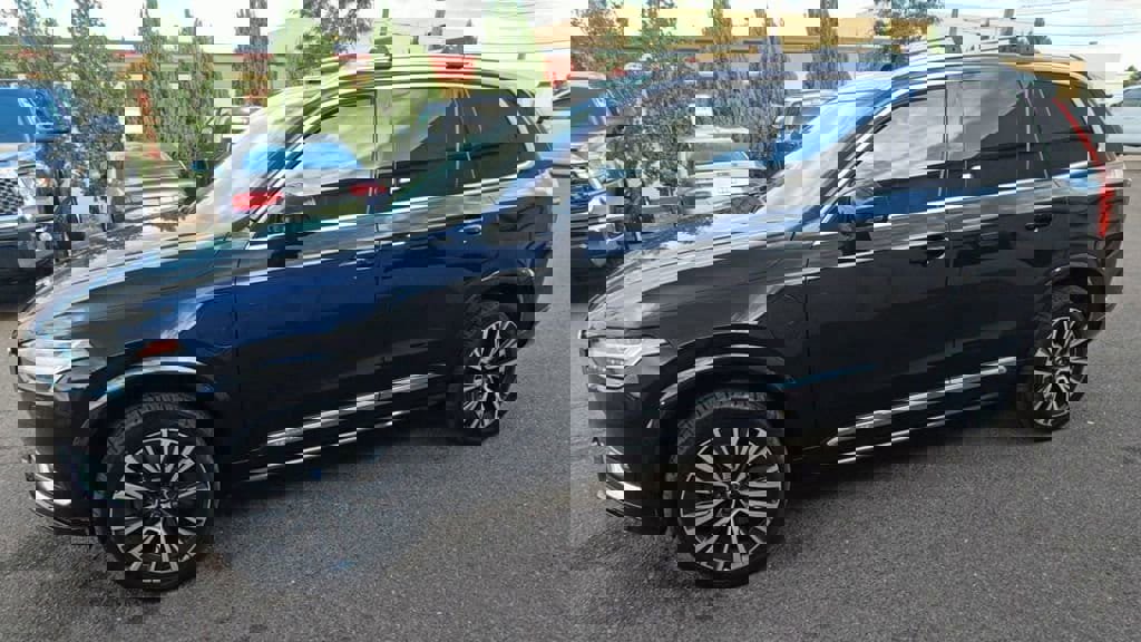 Used 2021 Volvo XC90 T8 Inscription Expression w/ Advanced Package image 4