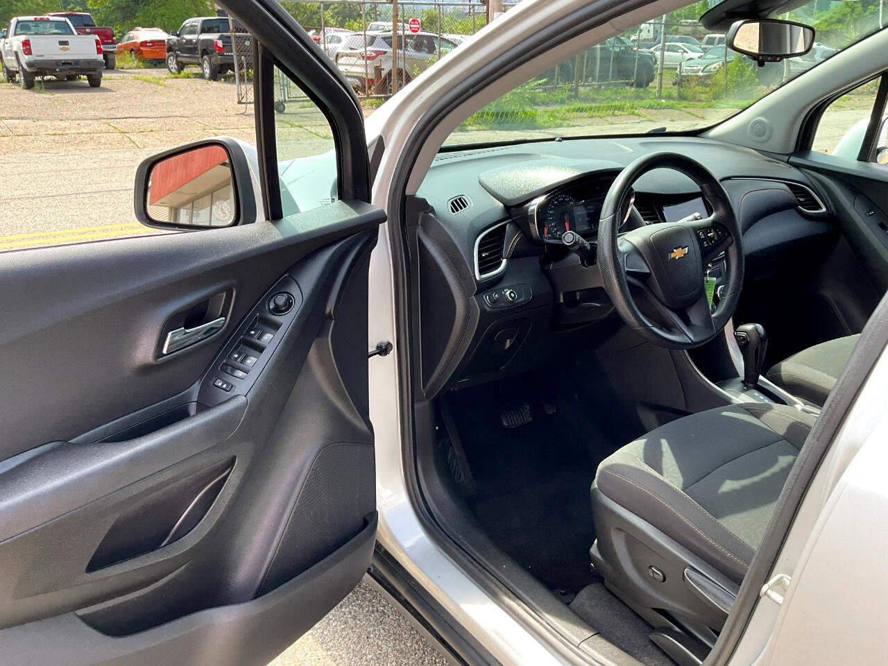 Used 2019 Chevrolet Trax LS image 15