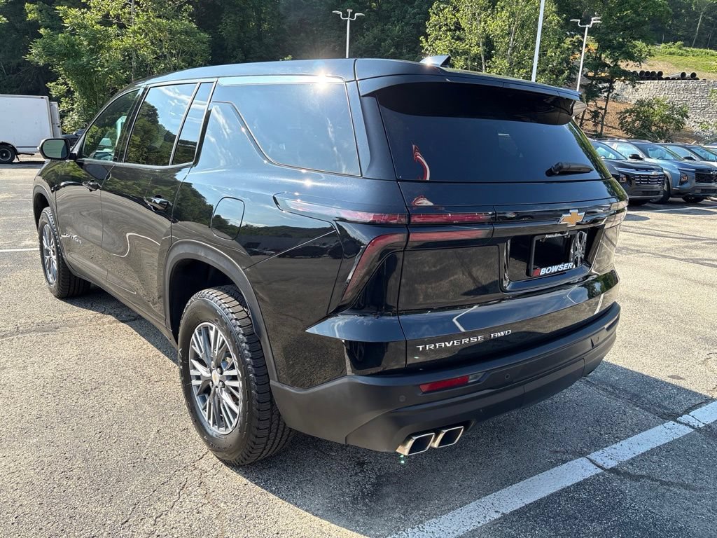 Certified 2024 Chevrolet Traverse LS AWD/4WD image 3