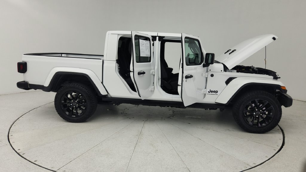 Used 2025 Jeep Gladiator Sport AWD/4WD image 12