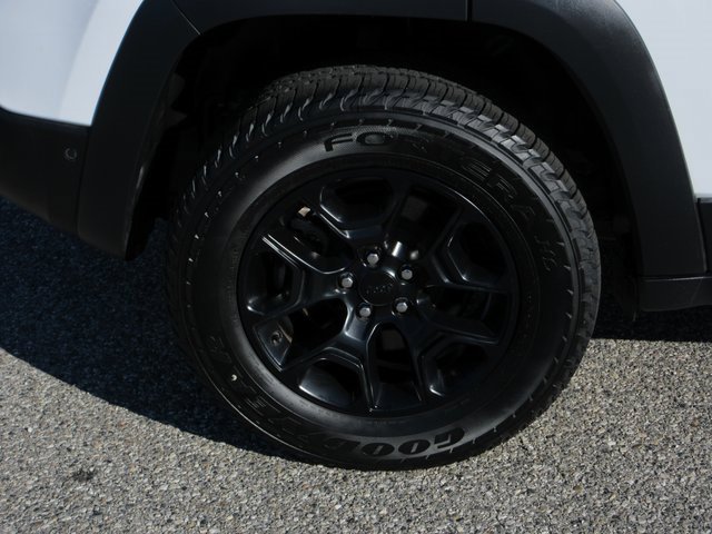 Used 2021 Jeep Cherokee Trailhawk w/ Sun, Sound & Nav Group image 4