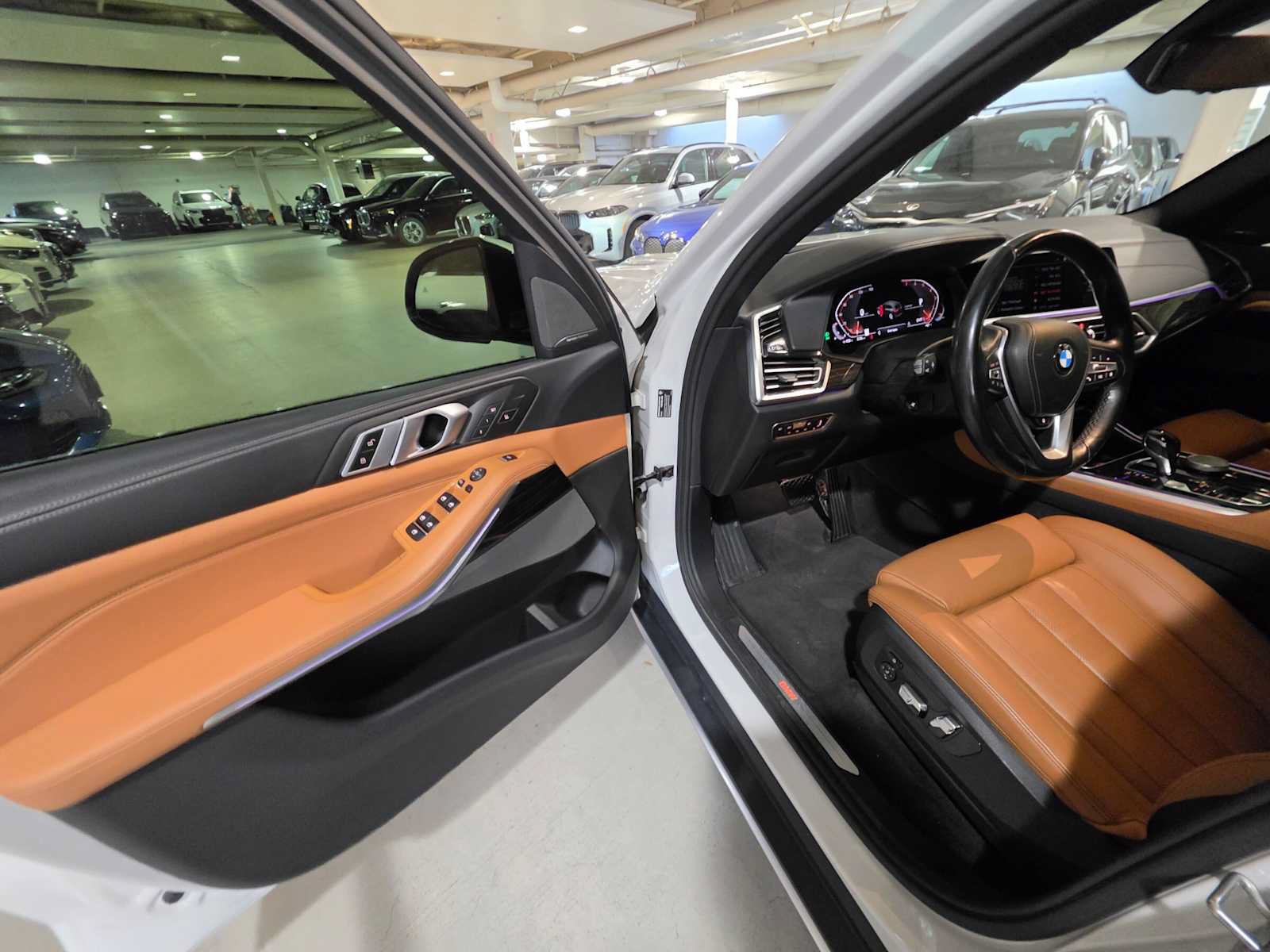 Used 2019 BMW X5 xDrive40i w/ Premium Package AWD/4WD image 21