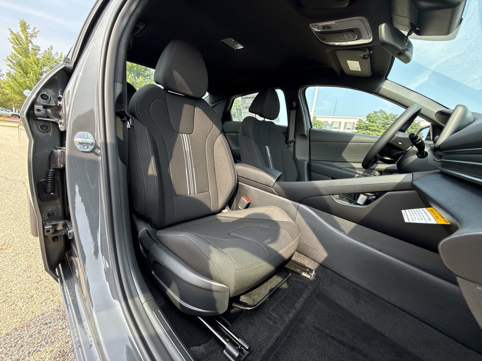 Certified 2025 Hyundai Elantra Sport image 26