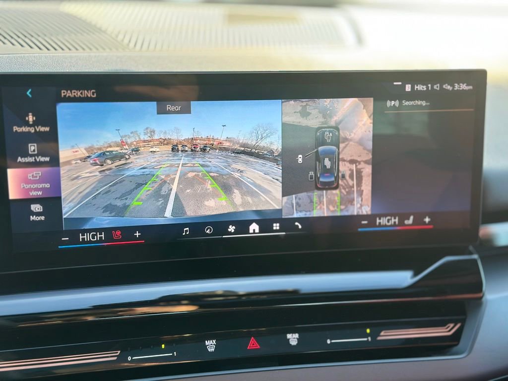 Certified 2024 BMW 530i xDrive w/ Premium Package image 18